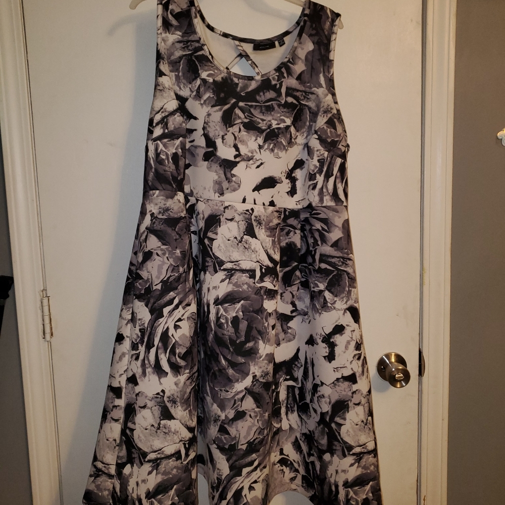 Black and white size 1x dress